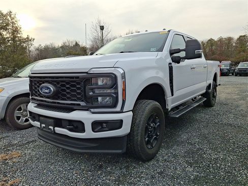 Used 2023 Ford F250 XLT w/ XLT Premium Package image 3