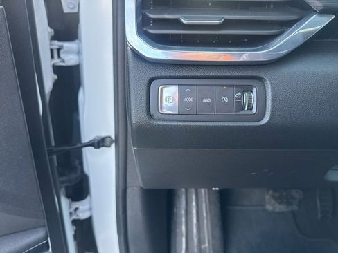 Used 2025 GMC Acadia Elevation image 19