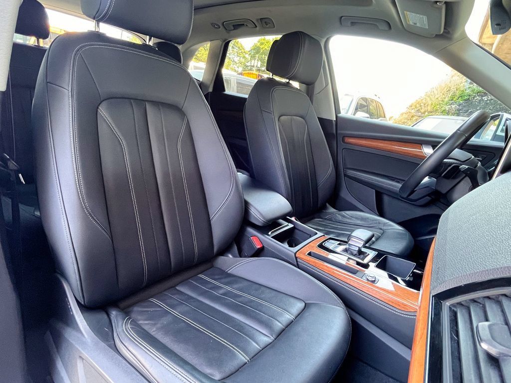 Used 2021 Audi Q5 2.0T Premium Plus w/ Premium Plus Package AWD/4WD image 21