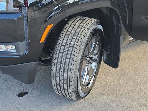 Used 2025 Nissan Frontier SV w/ SV Convenience Package image 33