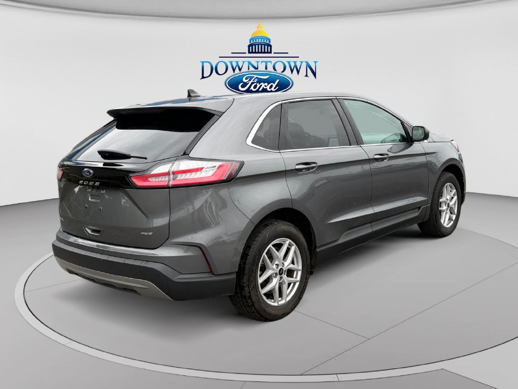 Used 2024 Ford Edge SEL AWD/4WD image 3