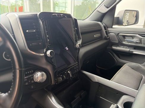 Used 2021 RAM 1500 Laramie AWD/4WD image 16