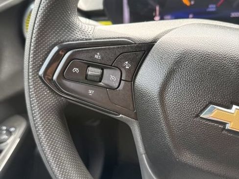 Used 2024 Chevrolet Trax LT FWD image 23