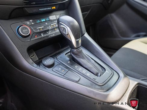 Used 2018 Ford Focus SEL w/ Cold Weather Package FWD image 30