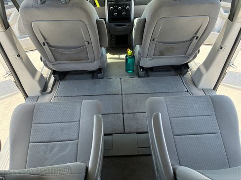 Used 2010 Dodge Grand Caravan Hero w/ Popular Equipment Group FWD image 36