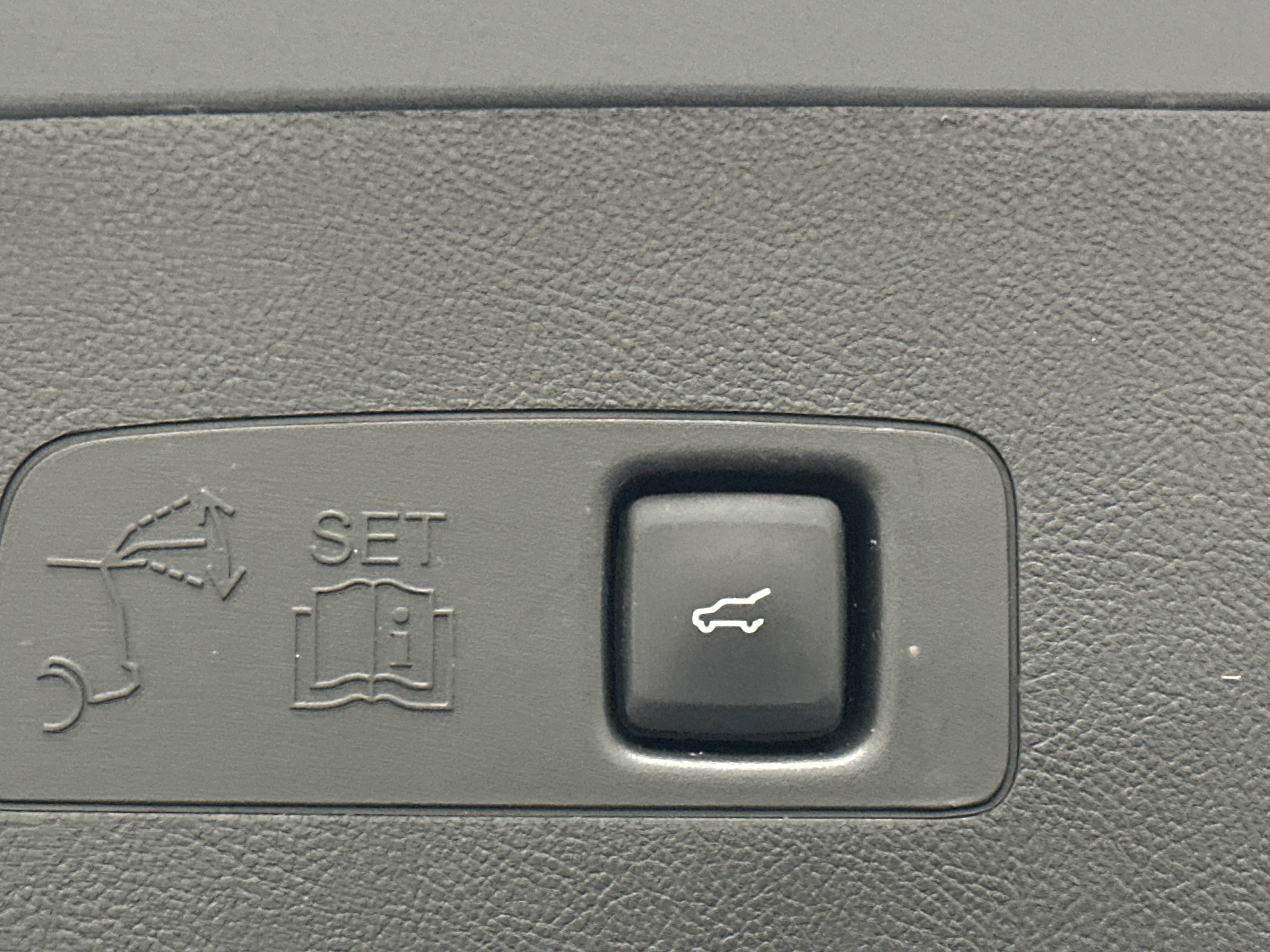 Used 2023 Lincoln Corsair Reserve AWD/4WD image 14