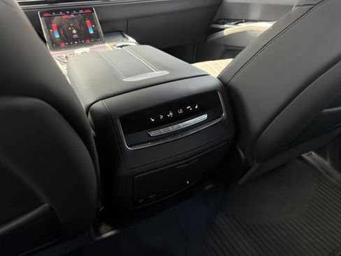 Used 2025 Cadillac Escalade V AWD/4WD image 37