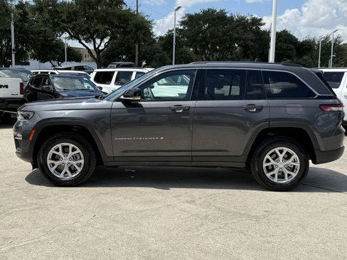 Used 2023 Jeep Grand Cherokee Limited RWD image 9