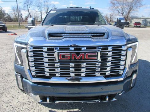 New 2026 GMC Sierra 2500 Denali w/ Denali Reserve Package image 11