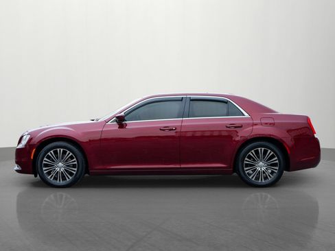 Used 2016 Chrysler 300 Limited image 4