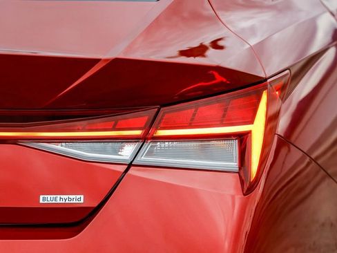 Used 2024 Hyundai Elantra Blue image 10