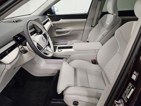 New 2025 Volvo EX90 Plus AWD/4WD image 11