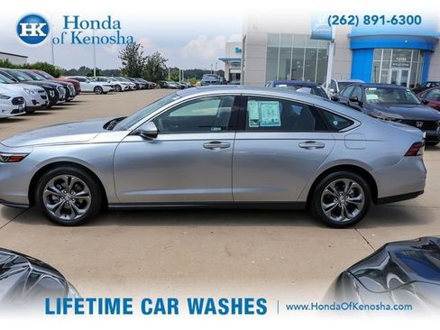 Used 2024 Honda Accord EX image 2