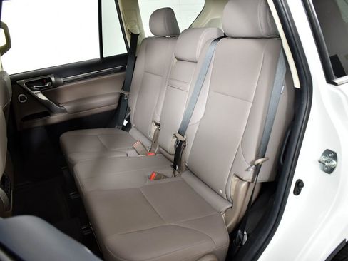 Used 2022 Lexus GX 460 Premium w/ Premium Plus Package image 18