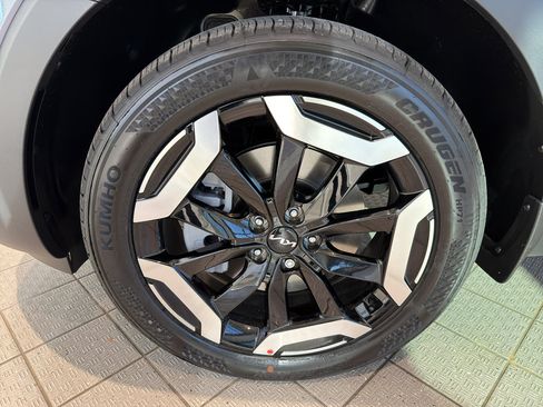 New 2025 Kia Telluride S image 9