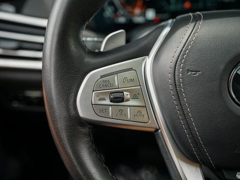 Used 2022 BMW X7 xDrive40i w/ Premium Package image 29