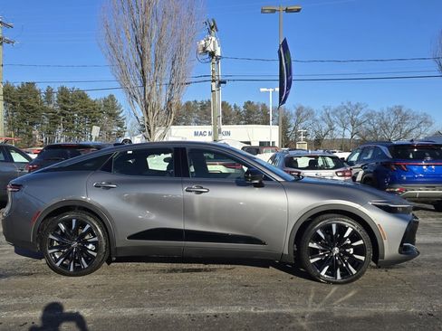 Certified 2026 Toyota Crown Platinum image 9