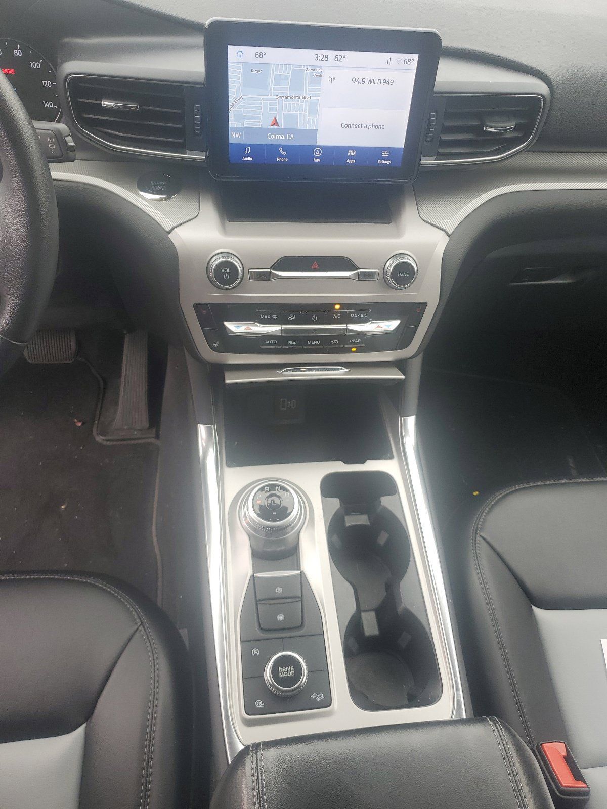 Used 2023 Ford Explorer XLT w/ Equipment Group 202A AWD/4WD image 14