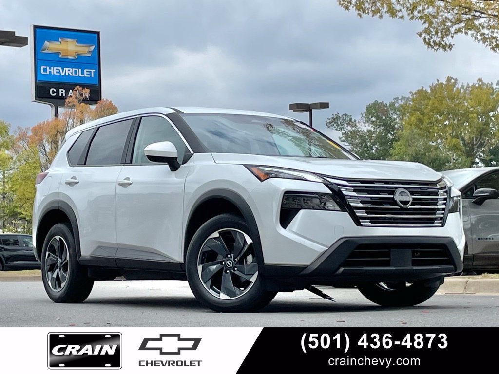 Used 2025 Nissan Rogue SV AWD/4WD image 1