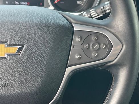 Used 2023 Chevrolet Traverse LT FWD image 18
