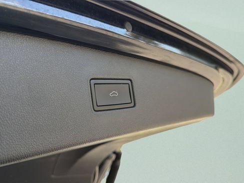 Used 2024 Volkswagen Tiguan SE FWD image 26