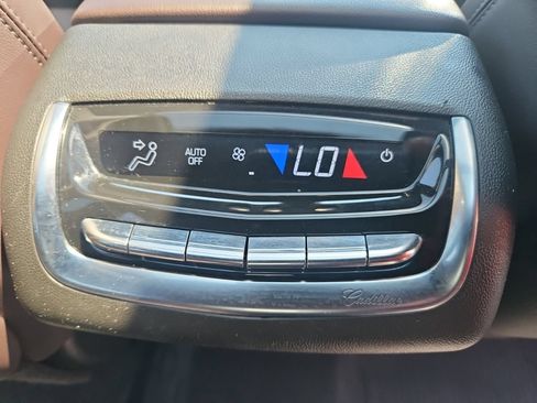 Used 2020 Cadillac XT6 Premium Luxury AWD/4WD image 27