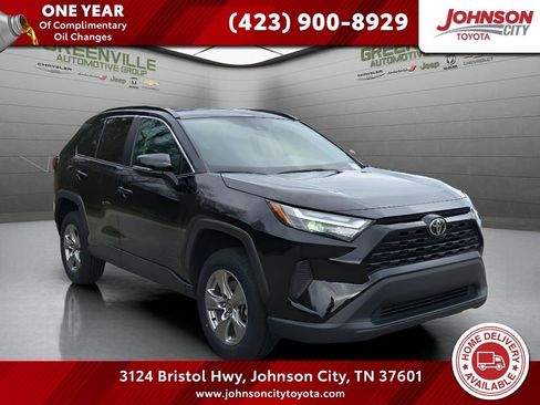 Used 2024 Toyota RAV4 XLE image 1