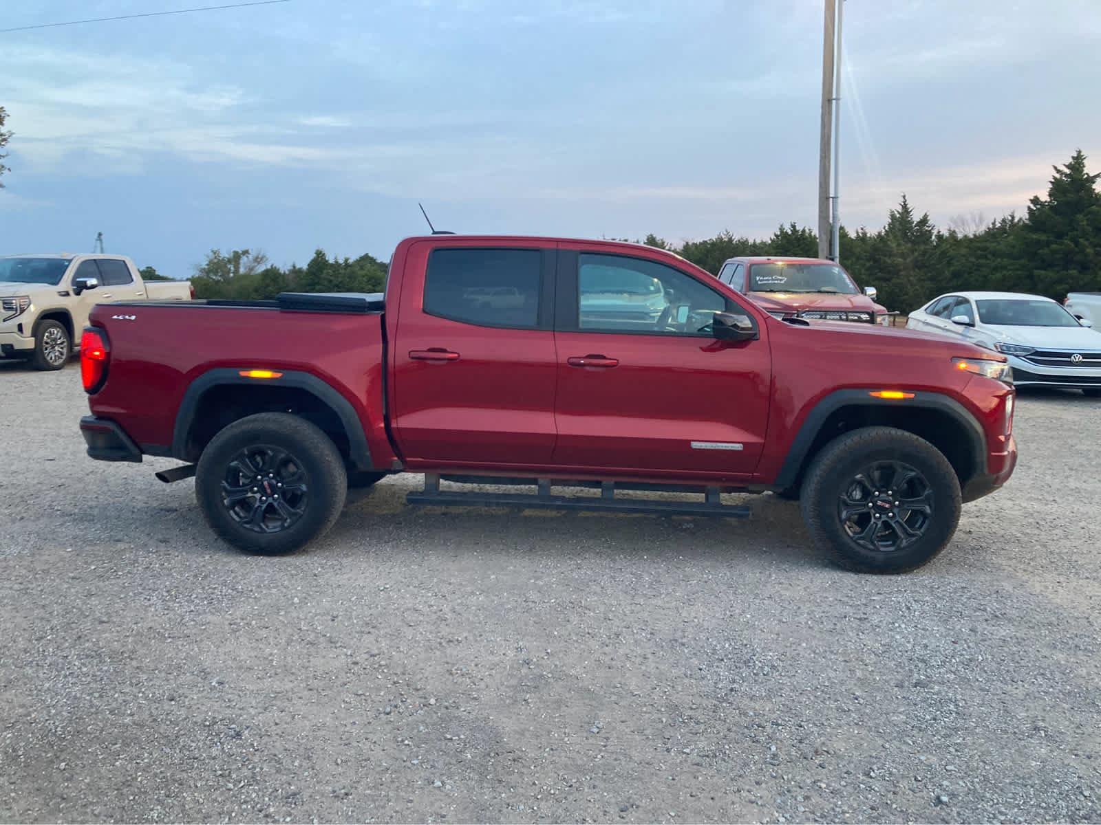 Used 2024 GMC Canyon Elevation w/ Elevation Premium Package AWD/4WD image 9