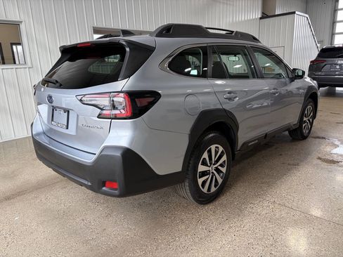 Used 2024 Subaru Outback image 4