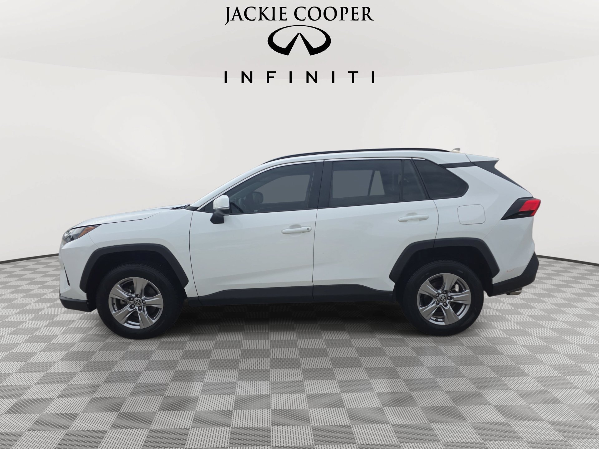 Used 2023 Toyota RAV4 XLE w/ Convenience Package FWD image 8