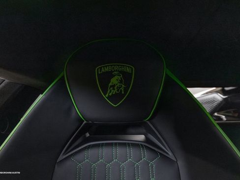 Used 2024 Lamborghini Revuelto image 33