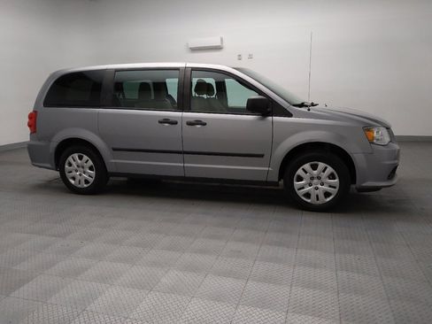 Used 2016 Dodge Grand Caravan American Value Package image 11