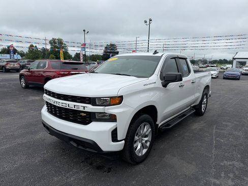 Used 2022 Chevrolet Silverado 1500 Custom AWD/4WD image 9