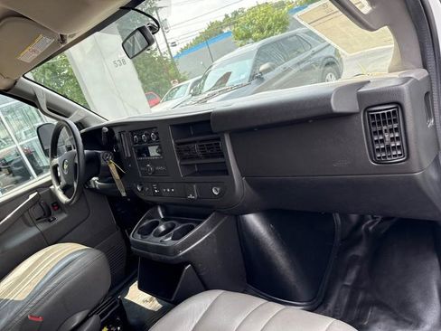 Used 2020 Chevrolet Express 2500 w/ Driver Convenience Package image 33