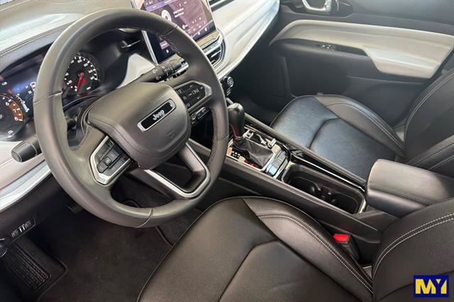 Used 2025 Jeep Compass Limited AWD/4WD image 10