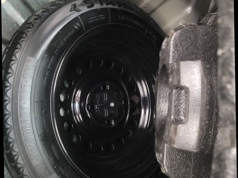 Used 2019 Nissan Kicks S FWD image 35