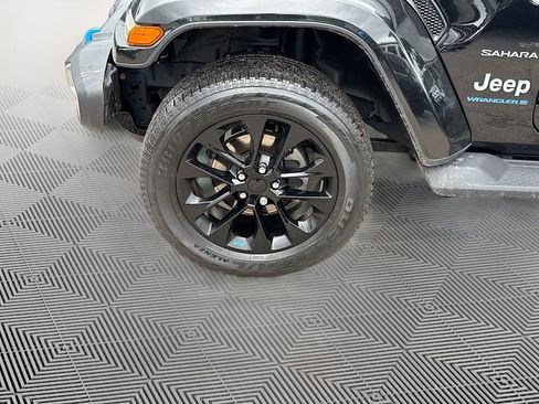 Used 2023 Jeep Wrangler Unlimited Sahara image 35