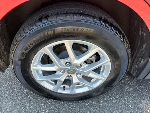 Certified 2024 Chevrolet Equinox LT FWD image 26