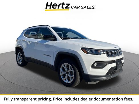 Used 2025 Jeep Compass Latitude AWD/4WD image 1