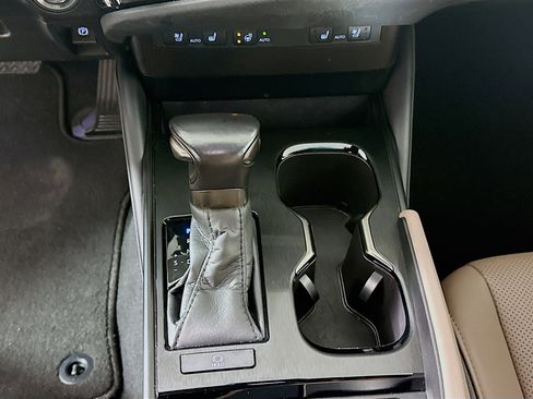 Used 2025 Lexus ES 350 w/ Premium Package image 23