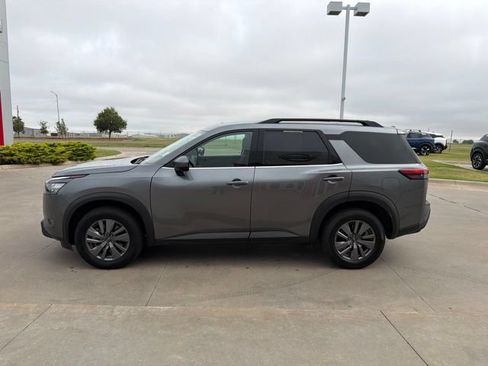 Used 2025 Nissan Pathfinder SV AWD/4WD image 4