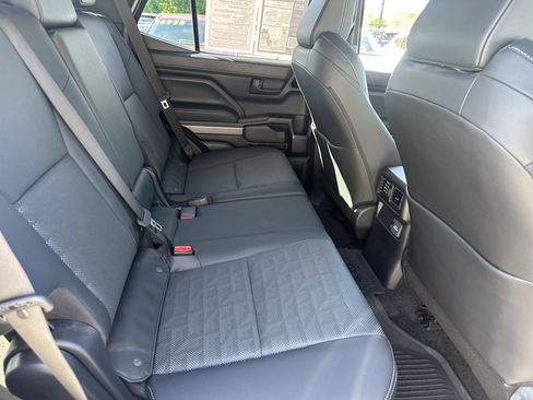 Used 2025 Toyota 4Runner TRD Off-Road Premium AWD/4WD image 14