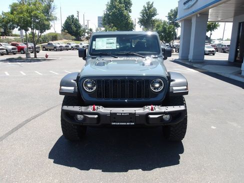 New 2025 Jeep Gladiator Rubicon w/ Steel Bumper Group image 3