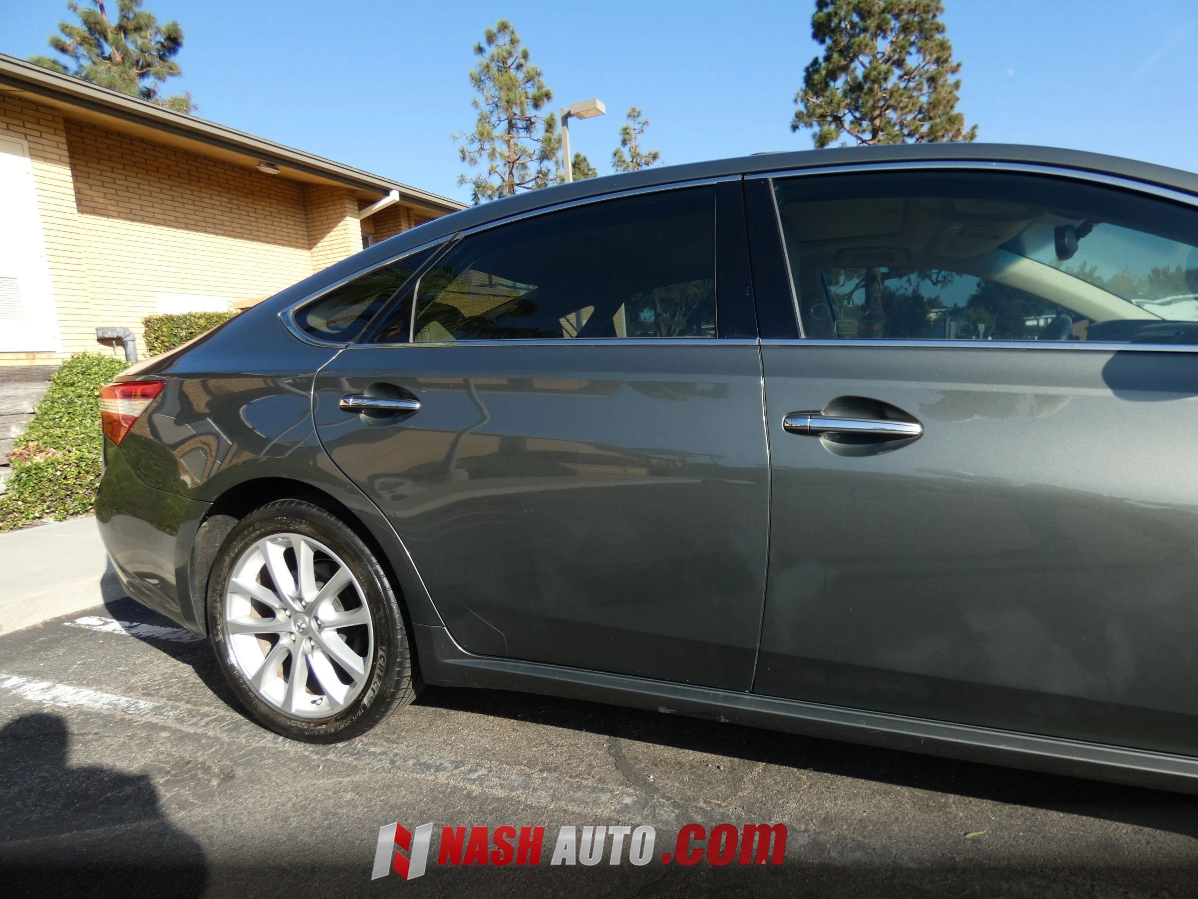 Used 2013 Toyota Avalon Limited FWD image 7