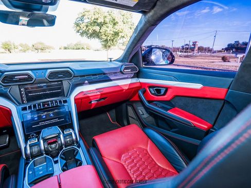 Used 2019 Lamborghini Urus image 22