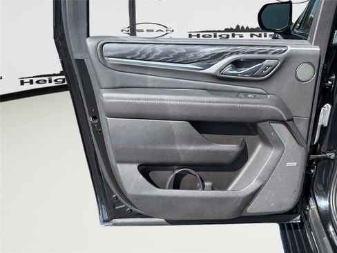 Used 2023 GMC Yukon XL Denali w/ Denali Reserve Package AWD/4WD image 30