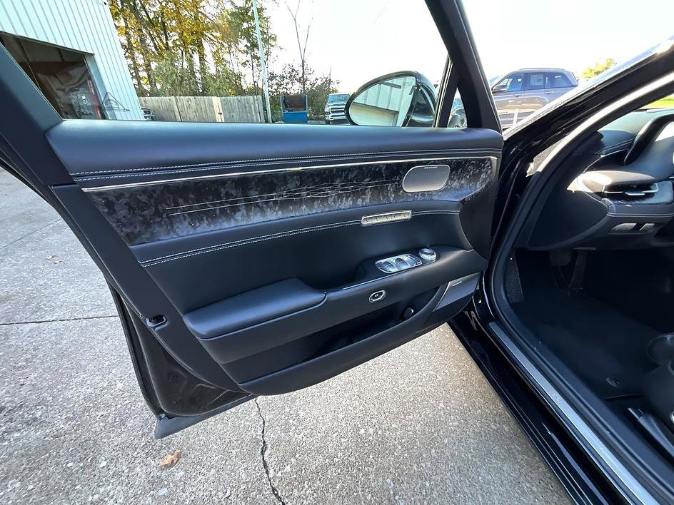 Used 2023 Genesis G90 3.5T AWD/4WD image 12