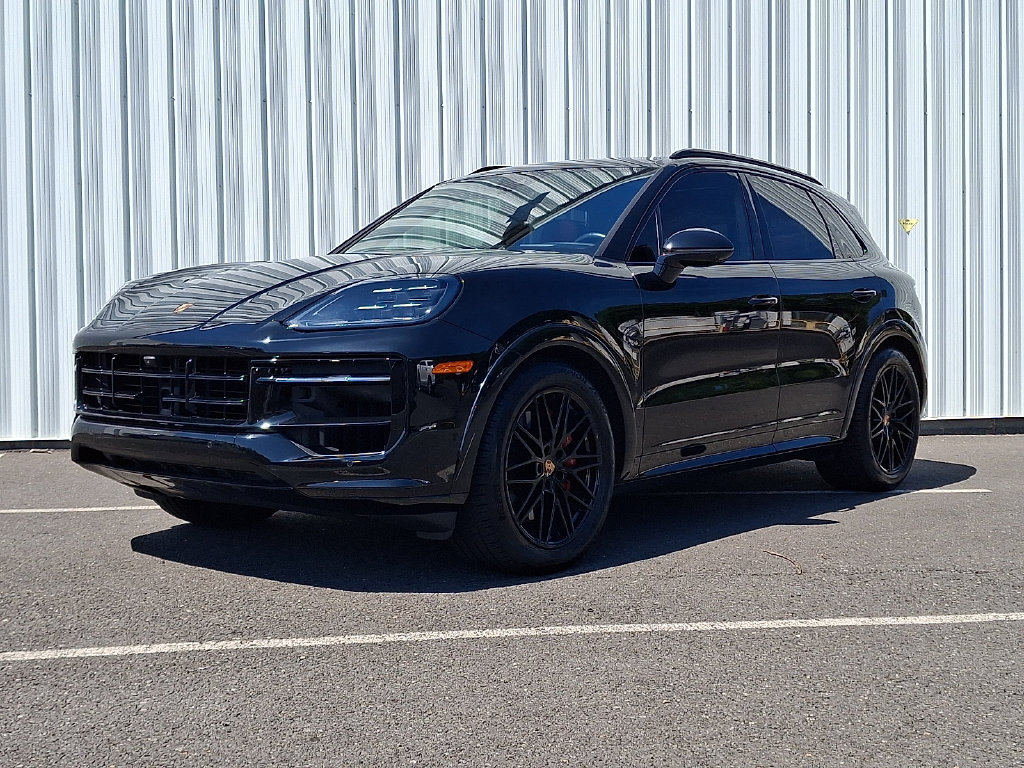 Used 2026 Porsche Cayenne GTS AWD/4WD image 1
