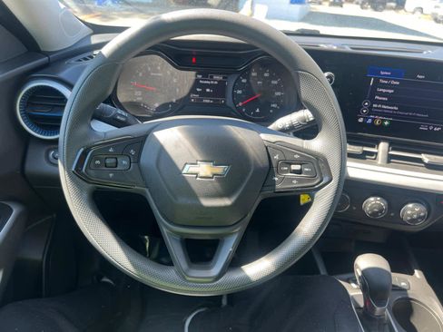 Certified 2024 Chevrolet Trax LS w/ LS Convenience Package FWD image 16