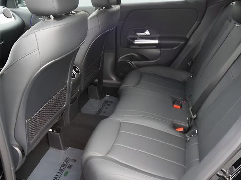 Used 2025 Mercedes-Benz GLA 250 4MATIC image 39